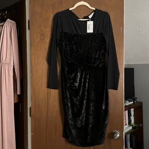 NWT velvet midi dress with ruched detail